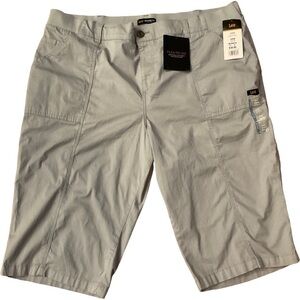 - LEE FLEX TO GO SKIMMER GREY CROPPED PANTS SIZE 24 NWT